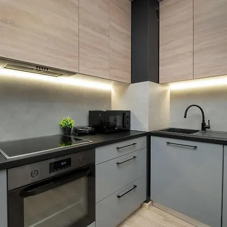Bright Apartment With Parking Lodz Wroblewskiego 21K By Heyrent Łódź