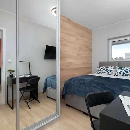 Bright Apartment With Parking Lodz Wroblewskiego 21K By Heyrent Apartament *