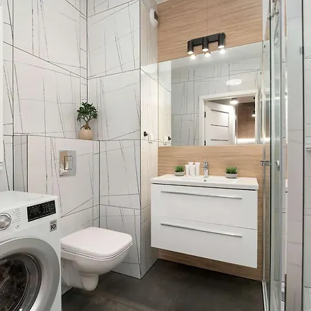 Bright Apartment With Parking Lodz Wroblewskiego 21K By Heyrent Apartament